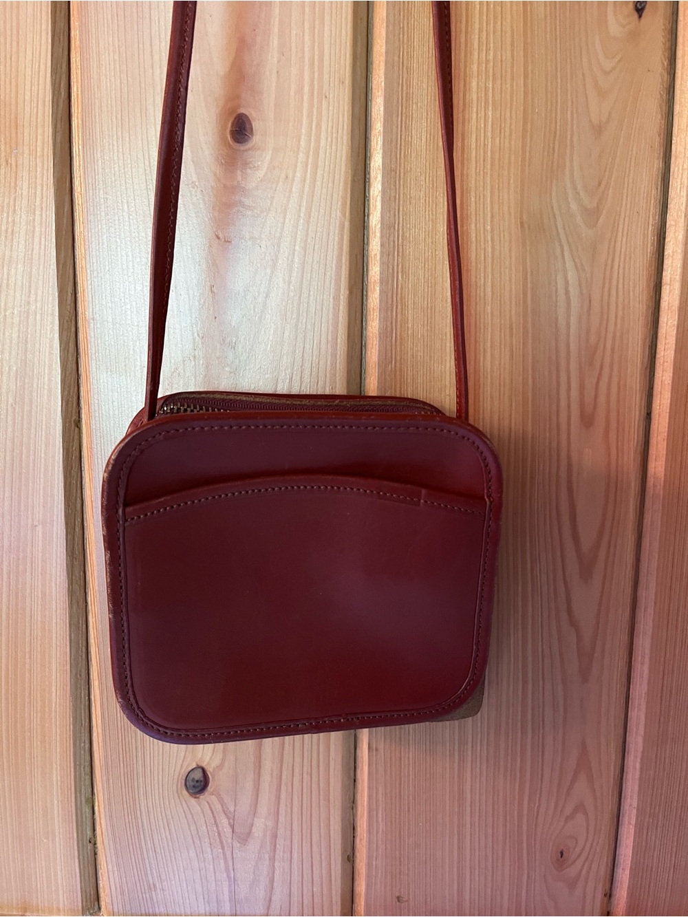 VINTAGE Minimal Leather Crossbody Bag in Brown